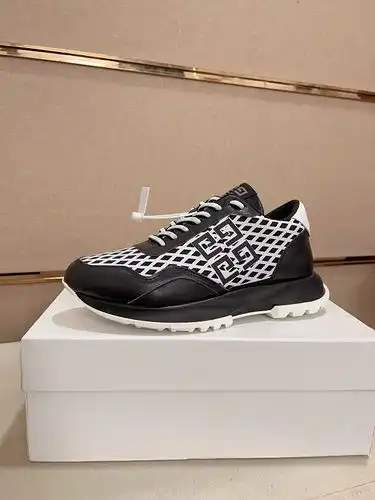 Código del modelo para hombres de Givenchy poo1yupoo 4C1yupoo Talla3844