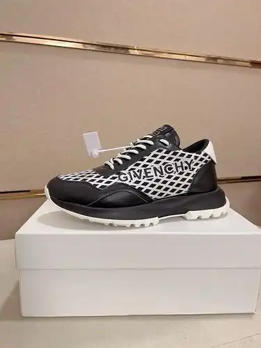Código del modelo para hombres de Givenchy poo1yupoo 4C1yupoo Talla3844