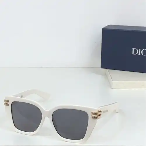 Cdior s1yuf