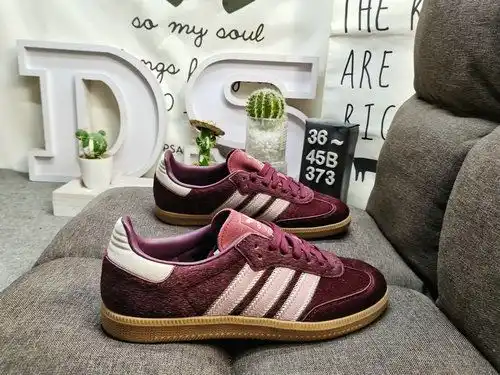 373dadidas Samba og W jp533poo Classic origins, de los últimos 7 años, confeccionada con un terciope