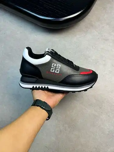 El código del modelo de los hombres de Givenchy poo1yupoo4Cpoopoo Tamaño 39443845 se puede personali