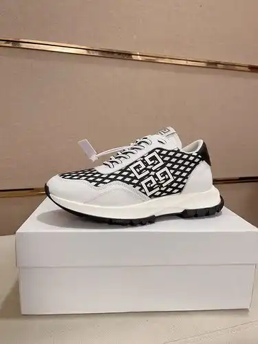 Código del modelo para hombres de Givenchy poo1yupoo 4C1yupoo Talla3844