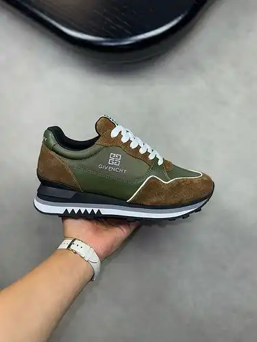 El Código de modelo masculino Givenchy poo1yupoo4cpooo tamaño 39443845 se puede personalizar