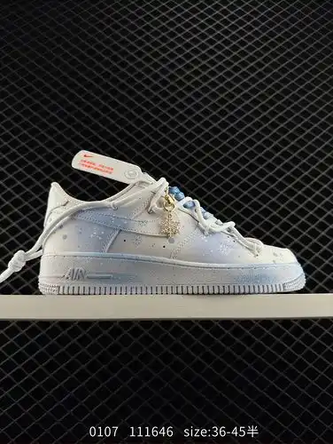 23poo nivel de la empresa personalizado zapatillas de deporte Fuerza Aérea 1yu Medio con ganchos rot