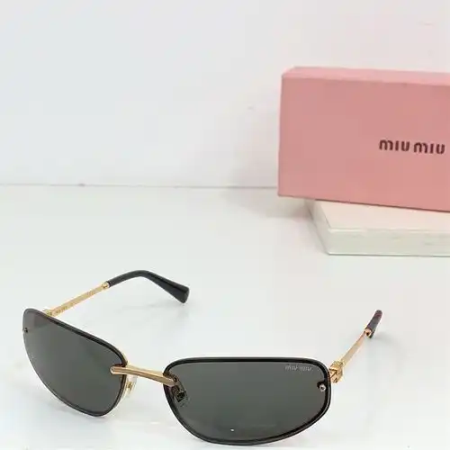 MU 1yu23AV