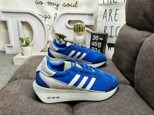 El conteo xlg, de clase corporativa 3poo4d, se inspiró en un par de zapatillas para correr lanzadas 