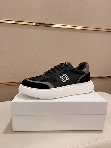 Givenchy Mens Edition Código 0217B Talla 3844