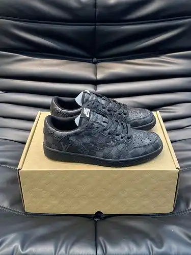 LV versión masculina cooperativa 0214b60 talla 3844