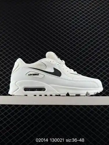 El Nike Air Max 90 clásico retro pequeño cojín amortiguado zapato de carrera superior está hecho de 
