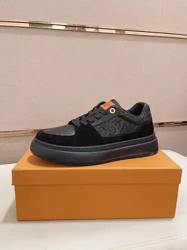 LV Código Hombre 0217B Talla 3844