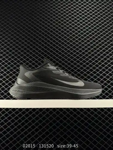 Nike Zoom Winflo 7 Lunar 7th Generation Air Cushioned Running Shoe es un zapato de carrera de alta v