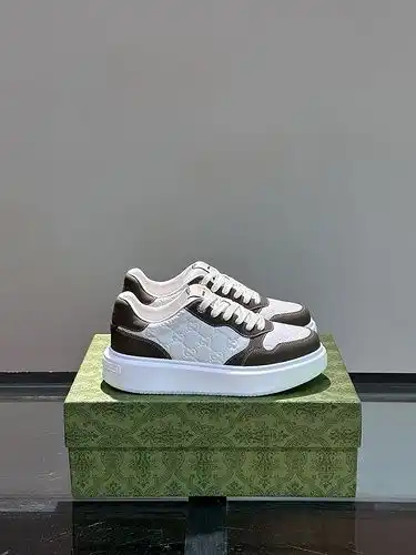 Gucci Mens Edition Código 0214C00 Talla 3844