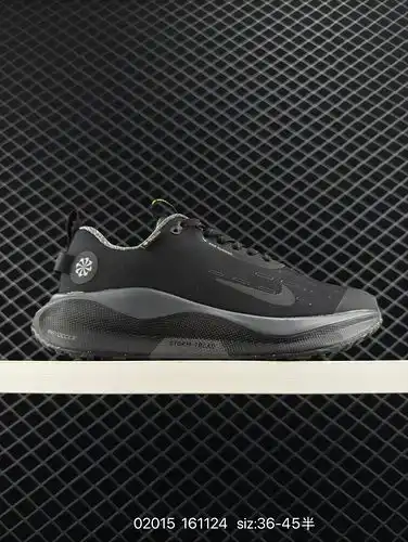 Los zapatos deportivos NIKE Reactx X Infinity Run 4 GTX maratón estilo funcional tienen un diseño se