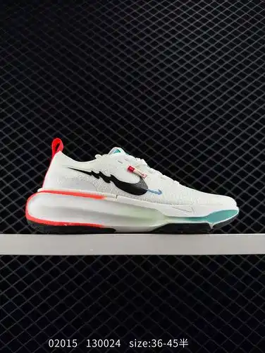 Los zapatos de carrera casual Nike Zoomx Invincible Run FK 3 cuentan con un material superior de tej