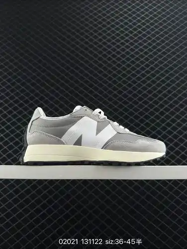 La zapatilla de correr casual retro true Label new balance ms327 cuenta con un diseño de estilo retr
