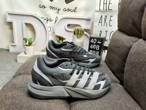 699D nivel de la empresa Adidas LightBLAZE JQ9972 Cómodo y antideslizante Nuevos zapatos de carrera 
