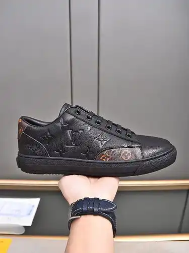 LV Código Hombre 0214B40 Talla 3844