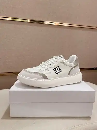 Givenchy Mens Edition Código 0217B Talla 3844