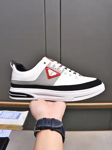 Código de calzado masculino Prada 0227b30 talla 3844