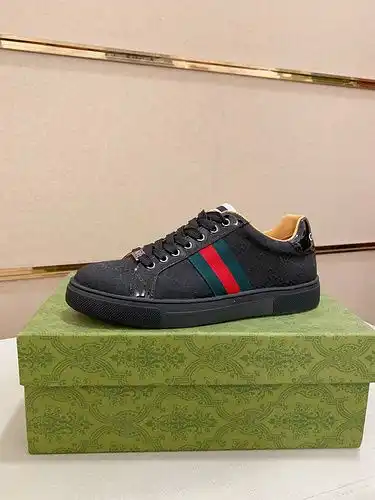 Gucci Mens Edition Código 0310B40 Talla 3844