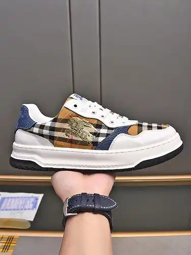 Código de zapato para hombre Burberry 0227B30 Talla 3844