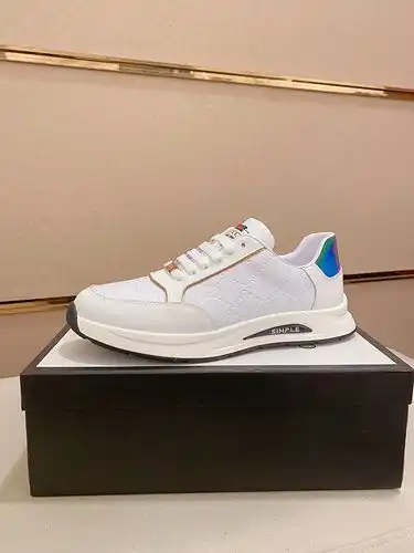 La versión masculina de Gucci es 0310b40 es 3844