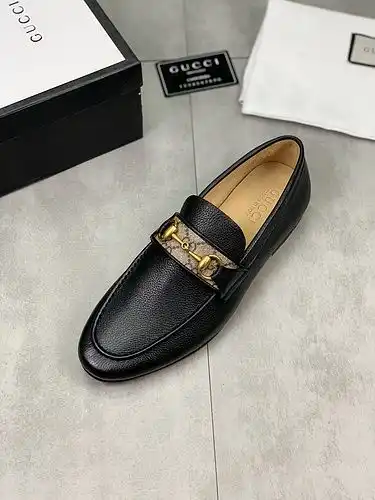 Gucci Mens Edition Código 0303B90 Talla 3844