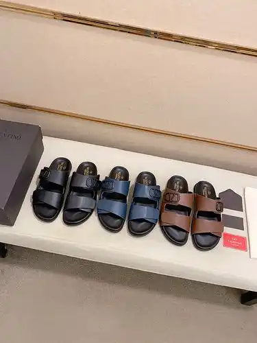 Valentino Mens Edition Código 0310B50 Tamaño 3844 45 Personalizado