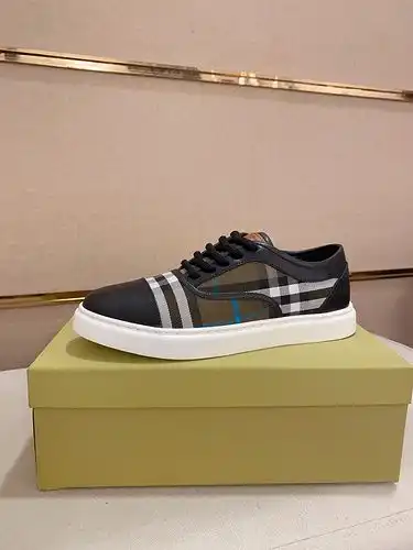 Código de zapato para hombre Burberry 0225B30 Talla 3844