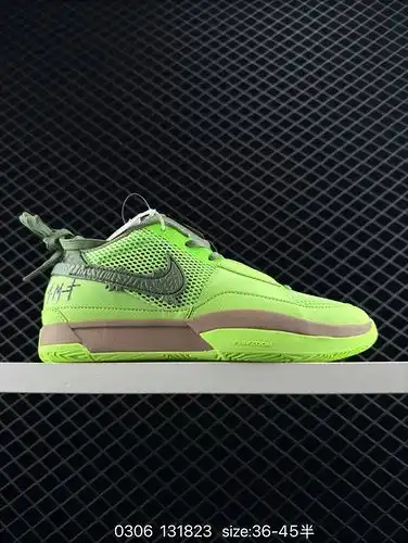 El Nike Ja 1 EP Morant cuenta con un material superior de malla transpirable y ligero con dos cojine