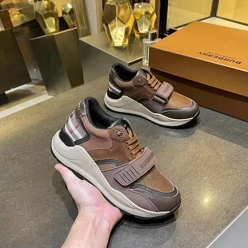Burberry Código de pareja 0228C Talla Mujeres 3540 Hombres 3945