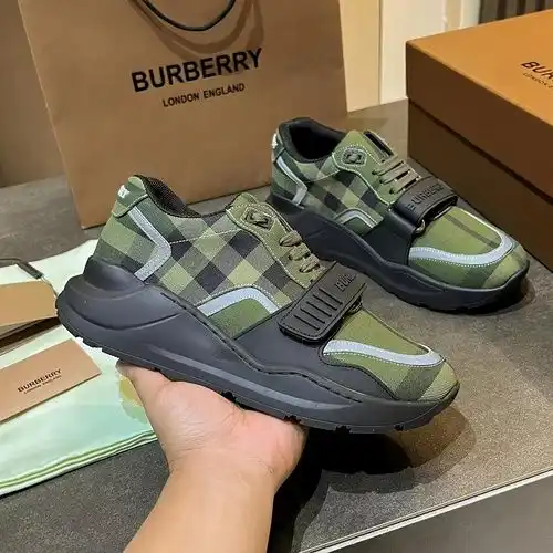 Burberry Código de pareja 0228C Talla Mujeres 3540 Hombres 3945