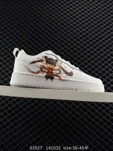 Las zapatillas de deporte Nike Court Legacy combinan estilos retro clásicos con un diseño de estilo 