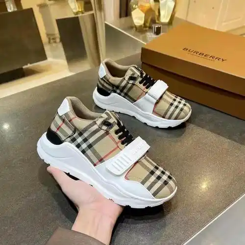 Burberry Código de pareja 0228C Talla Mujeres 3540 Hombres 3945