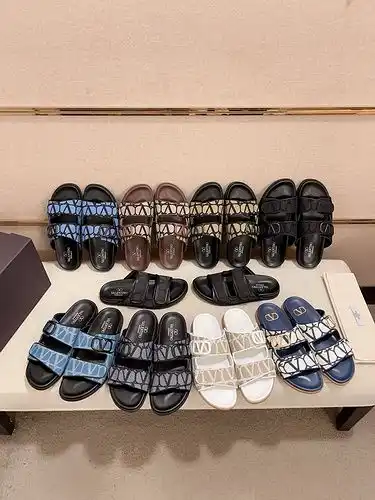 Valentino Mens Edition Código 0310B50 Tamaño 3844 45 Personalizado