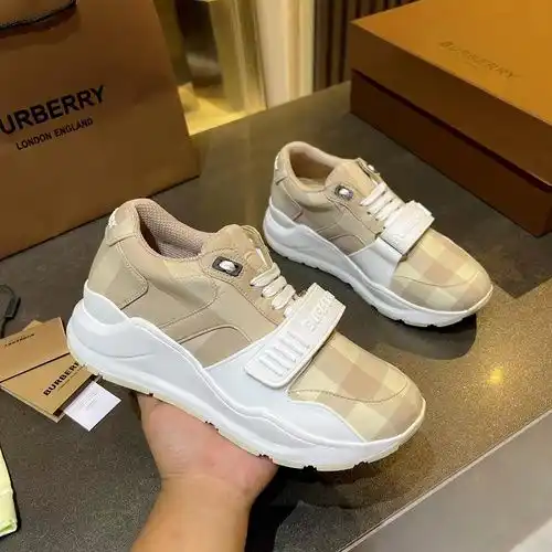 Burberry Código de pareja 0228C Talla Mujeres 3540 Hombres 3945