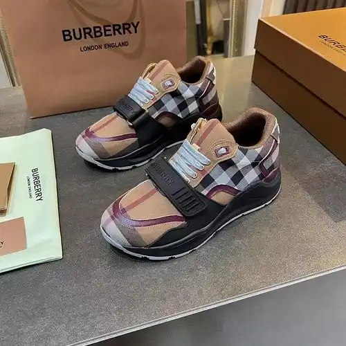 Burberry Código de pareja 0228C Talla Mujeres 3540 Hombres 3945