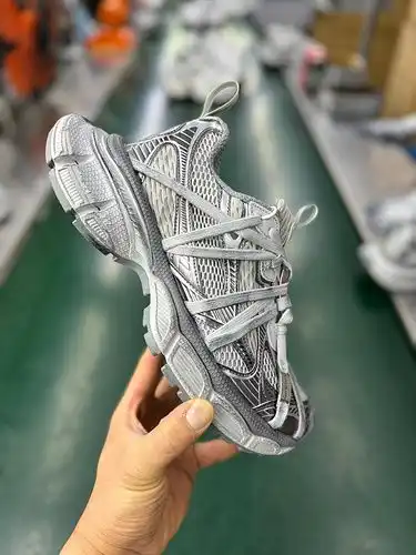 La versión original pura de vg, la correa Spider - Man de la familia balenciaga, es gris plateado.