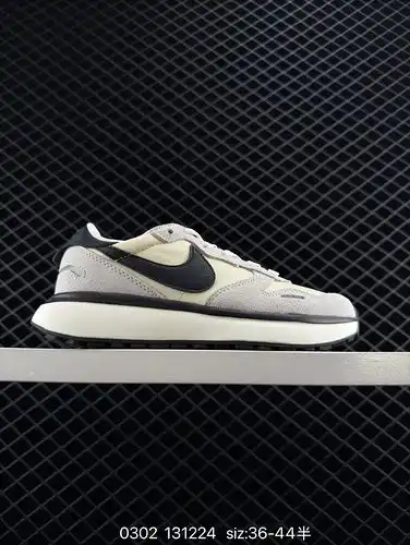 NikeNike zapatos para hombre y mujer están disponibles en tamaño medio con una combinación de gamuza
