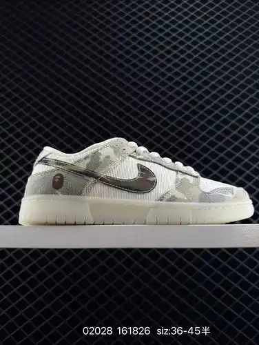 Las zapatillas de patinaje deportivas de ocio retro de parte baja de la serie de Dunk Low de Nike de