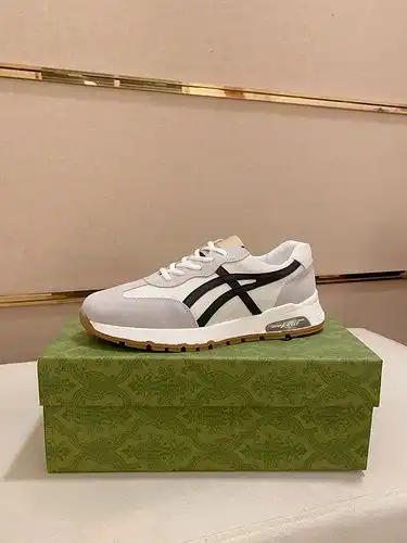 Gucci Hombre Código de zapato 0225B50 Talla 3844