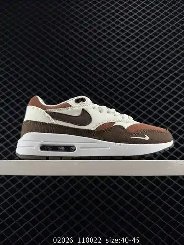 El Nike Air Max 1 es una zapatilla resistente a los impactos con colchón de aire. el material del cu