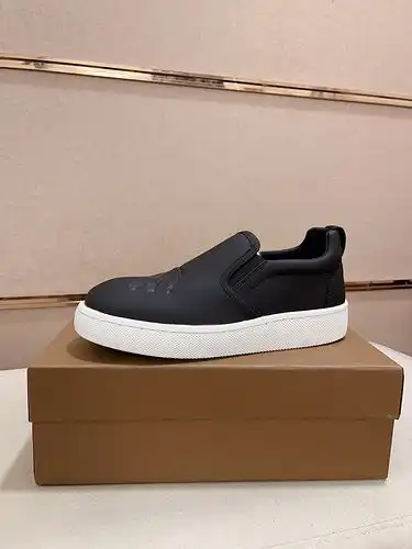 Código de zapato para hombre Burberry 1B40 Talla 3844