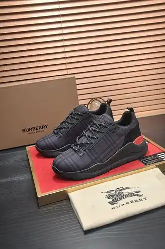 Código de zapato para hombre Burberry 1118B60 Talla 3844