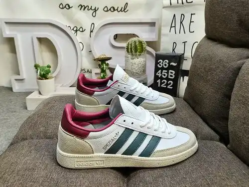 El clásico original del 122dadidas Samba Vegan de los últimos años está hecho de piel de terciopelo 