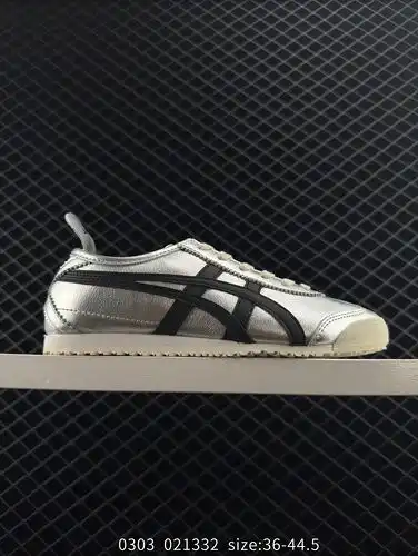 La última versión de la serie de zapatos hechos a mano de Takarazuka Nippon made takarazuka, la vers