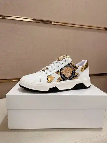 Código de calzado masculino Versace 1129b40 talla 3844
