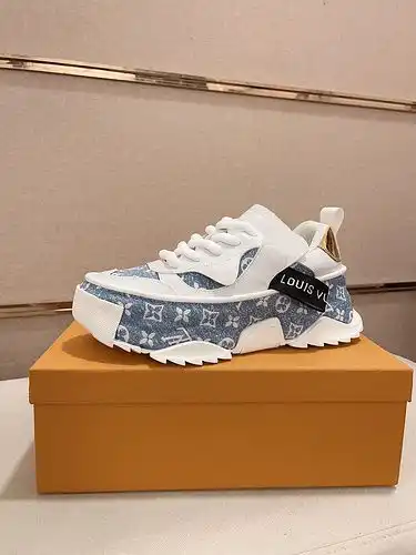 LV Mens Código 0309C20 Tamaño 3944 38 45 personalizado no reembolsable