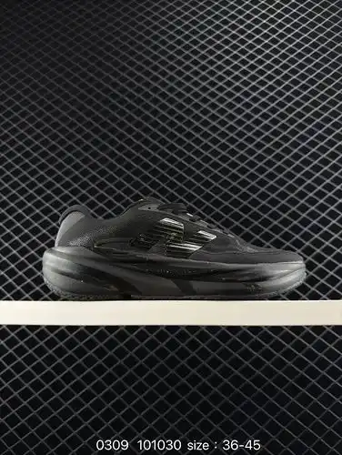 La serie de clase 10 de New Balance new balance new balance utiliza la parte superior de la malla de