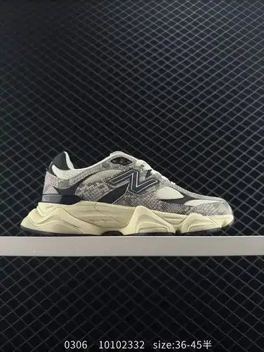 Los zapatos para hombres y mujeres de New Balance new balance están a la mitad del tamaño de la últi
